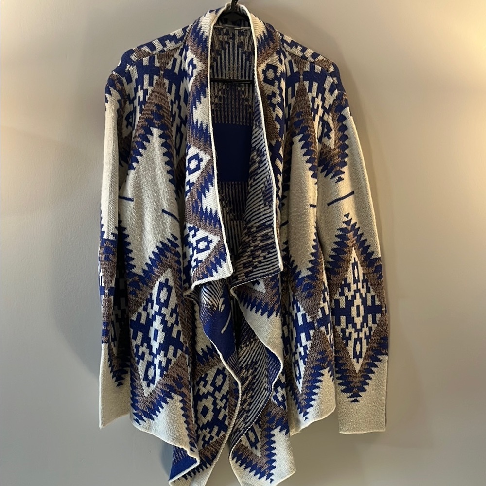 Charlotte Russe Geometric Patterned High Low Cardigan